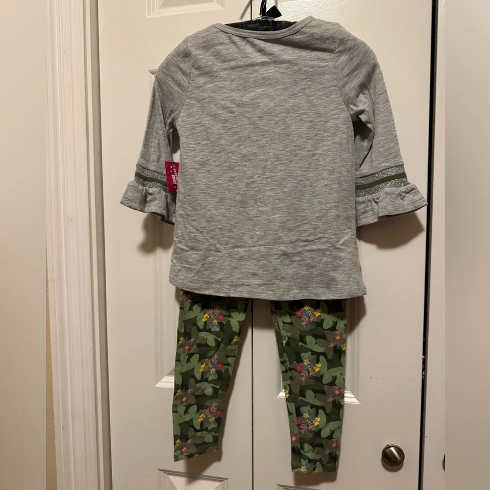 Extremely Me Girls Butterfly 2 Piece Outfit Set Size 5/6 NWT Top Pants